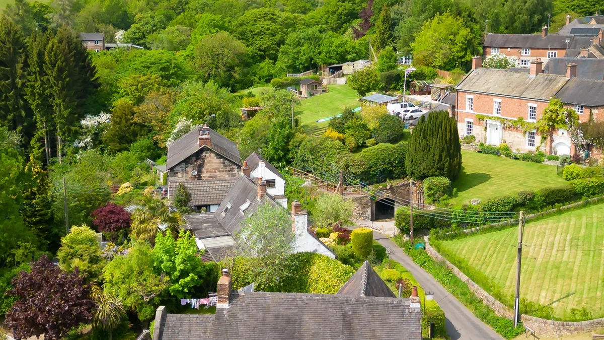 Angel Cottage - Holiday Home near Alton Towers