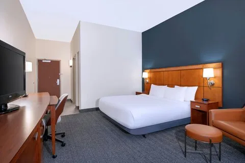 Courtyard by Marriott Tampa North/I-75 Fletcher — 1