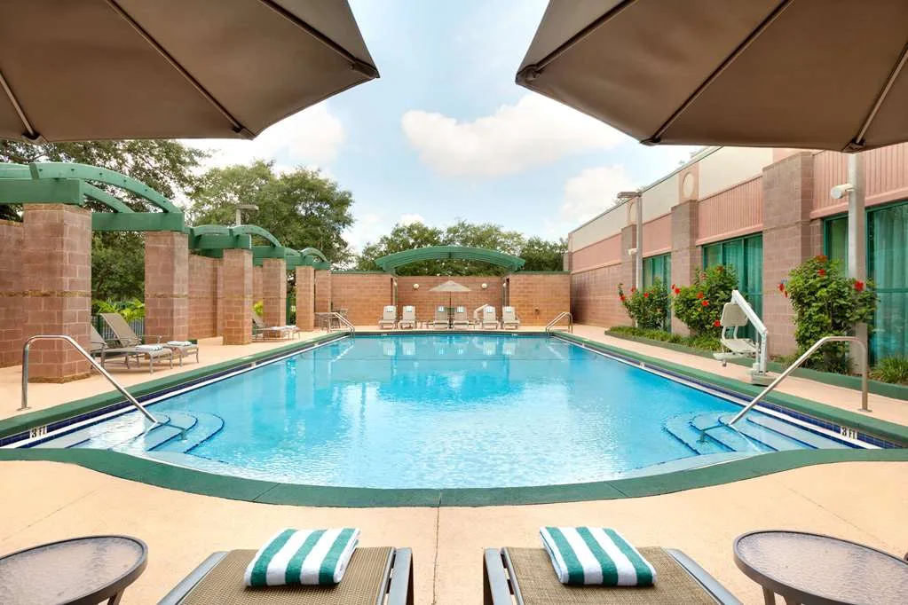 Embassy Suites by Hilton Tampa USF Near Busch Gardens — 1