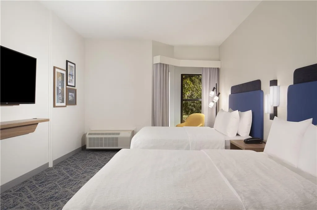 Hampton Inn & Suites Tampa-North — 2