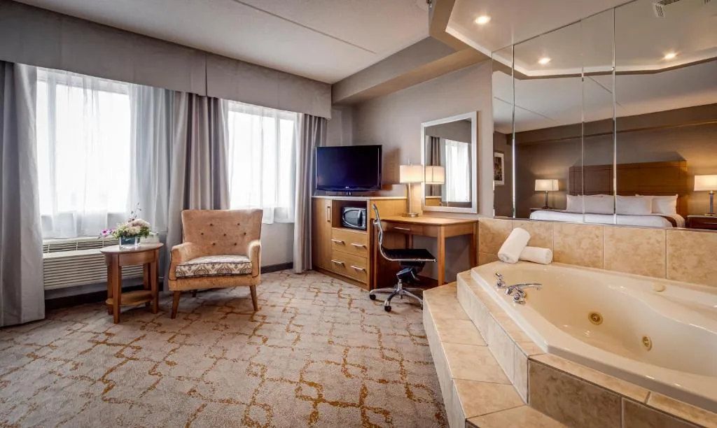 Monte Carlo Inn Vaughan Suites — 2
