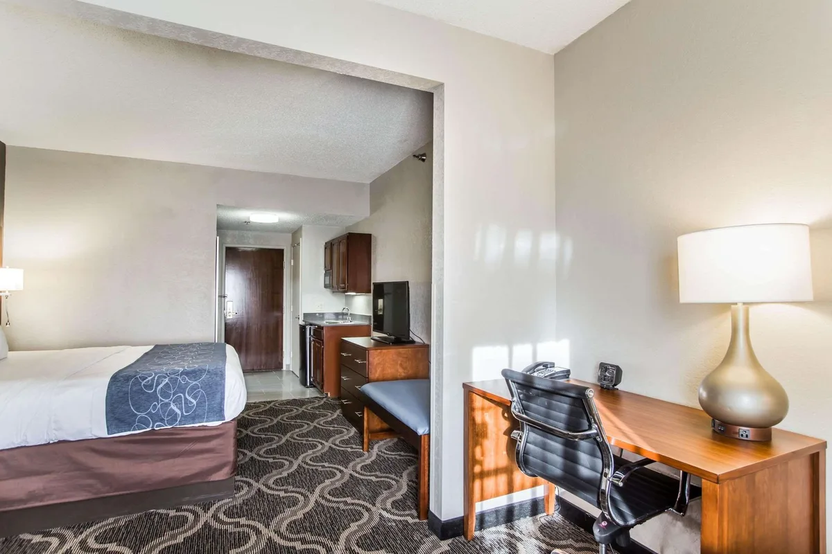 Comfort Suites Pineville - Ballantyne Area