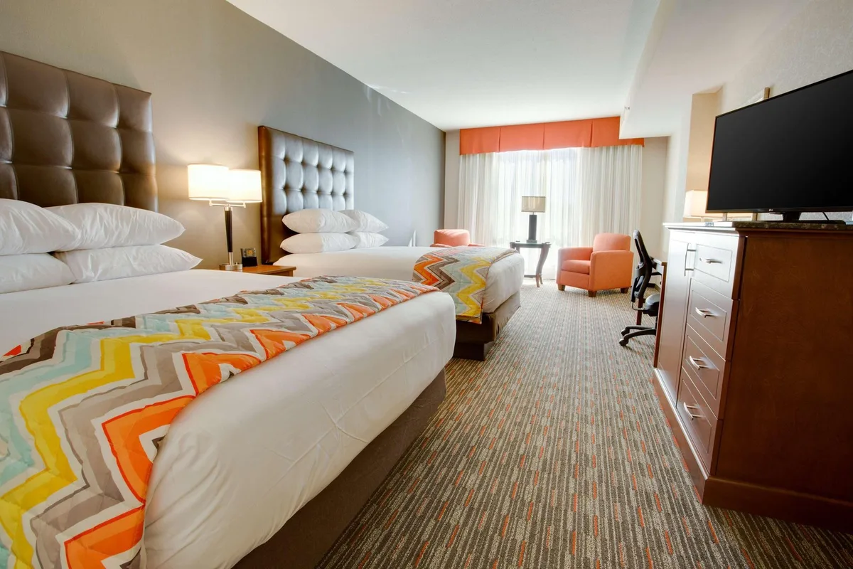 Drury Inn & Suites Charlotte Arrowood — 3