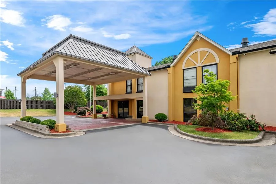 Quality Inn Fort Mill near Carowinds Blvd. — 3