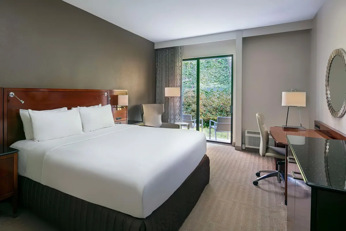 Sonesta Charlotte Lower South End — 3