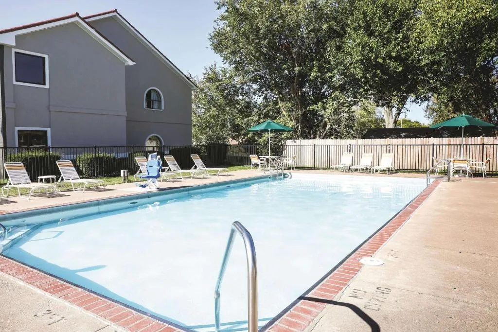 La Quinta Inn by Wyndham Sandusky near Cedar Point — 4