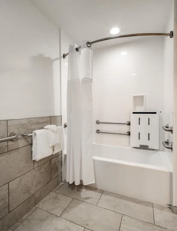 Ayres Suites Diamond Bar — 3