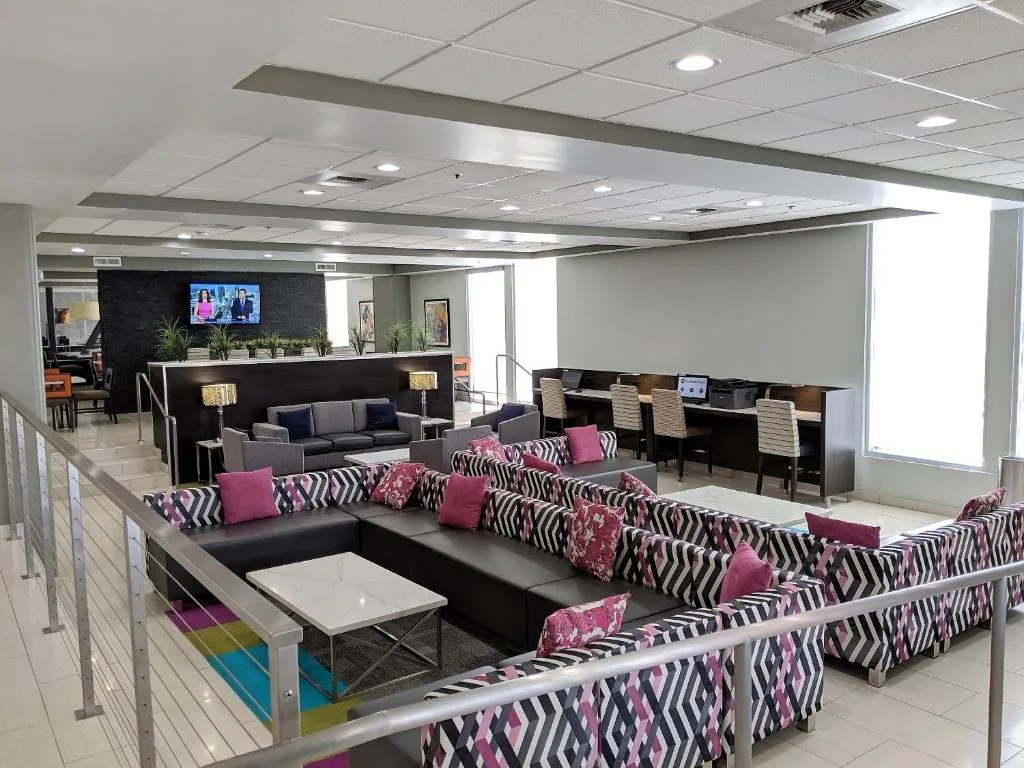Best Western Plus Commerce Hotel — 3