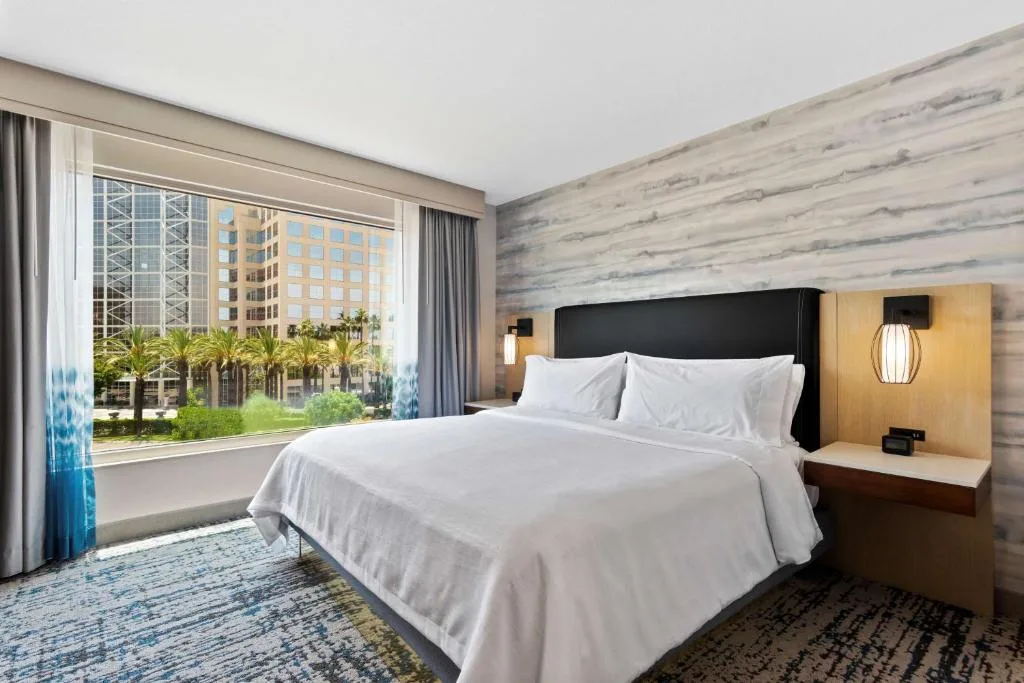 Embassy Suites by Hilton Anaheim South — 2