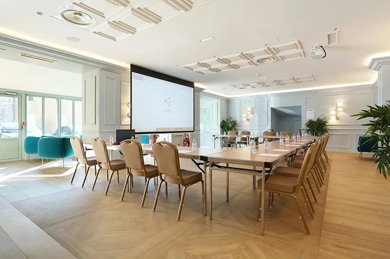 Hôtel du Cheval Blanc Paris Marne-La-Vallée — 3