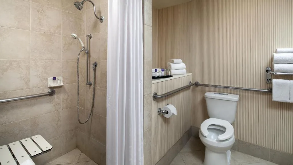 Anaheim Majestic Garden Hotel — 3
