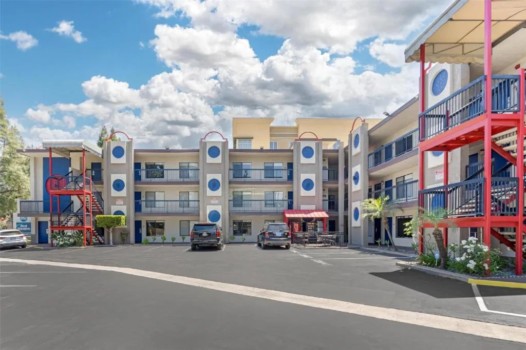 Best Western Courtesy Hotel - Anaheim Resort Amusement Park — 3