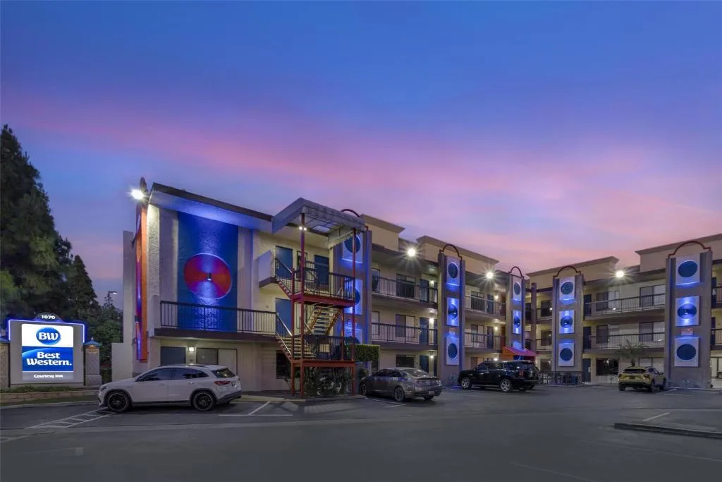 Best Western Courtesy Hotel - Anaheim Resort Amusement Park — 4