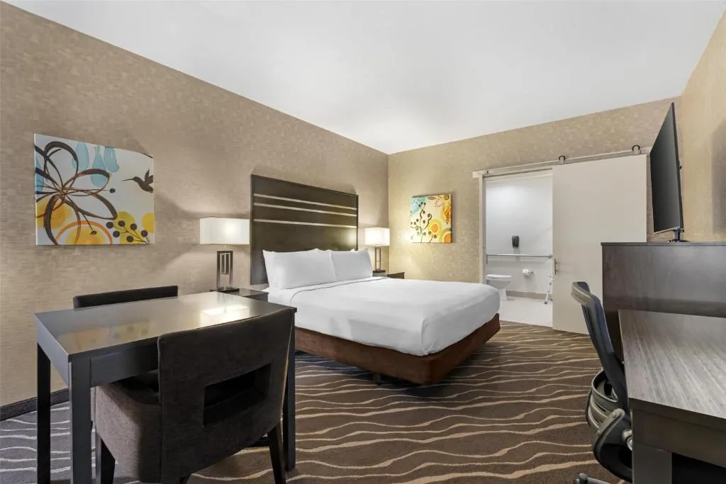 Best Western Plus Park Place Inn - Mini Suites — 5