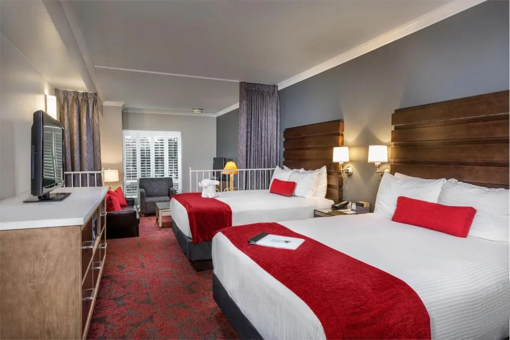 Desert Palms Hotel & Suites Anaheim Resort — 2
