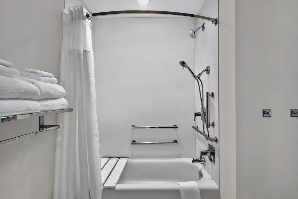 Fairfield by Marriott Inn & Suites Orlando at FLAMINGO CROSSINGS® Town Center — 3
