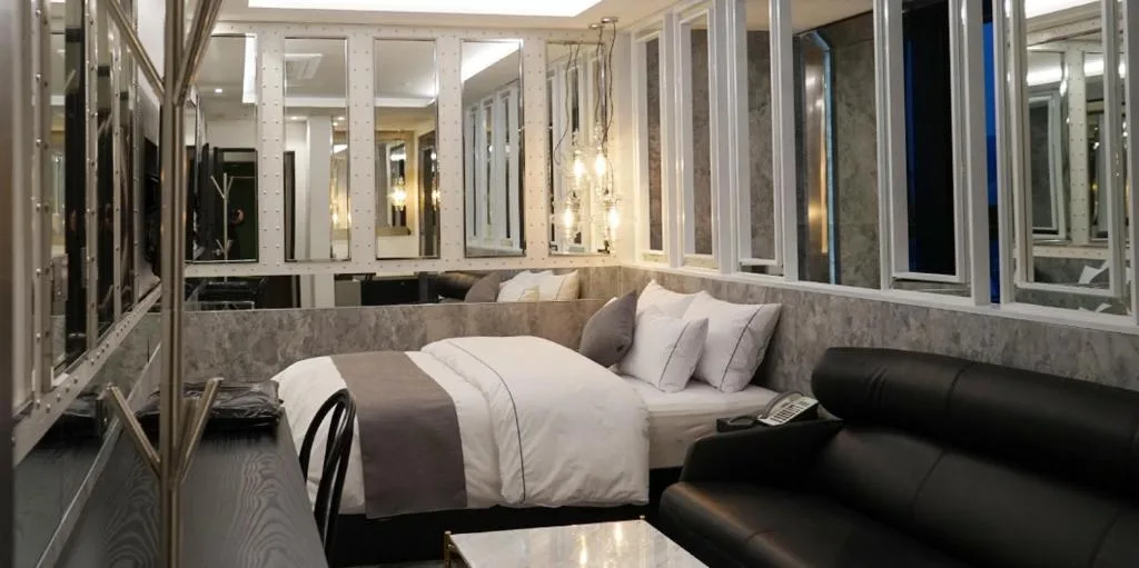 Astro Hotel — 2