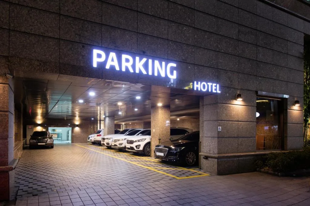 SR Suites Pangyo — 2