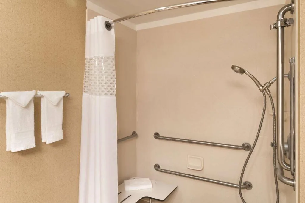 Hampton Inn Cincinnati Kings Island — 3