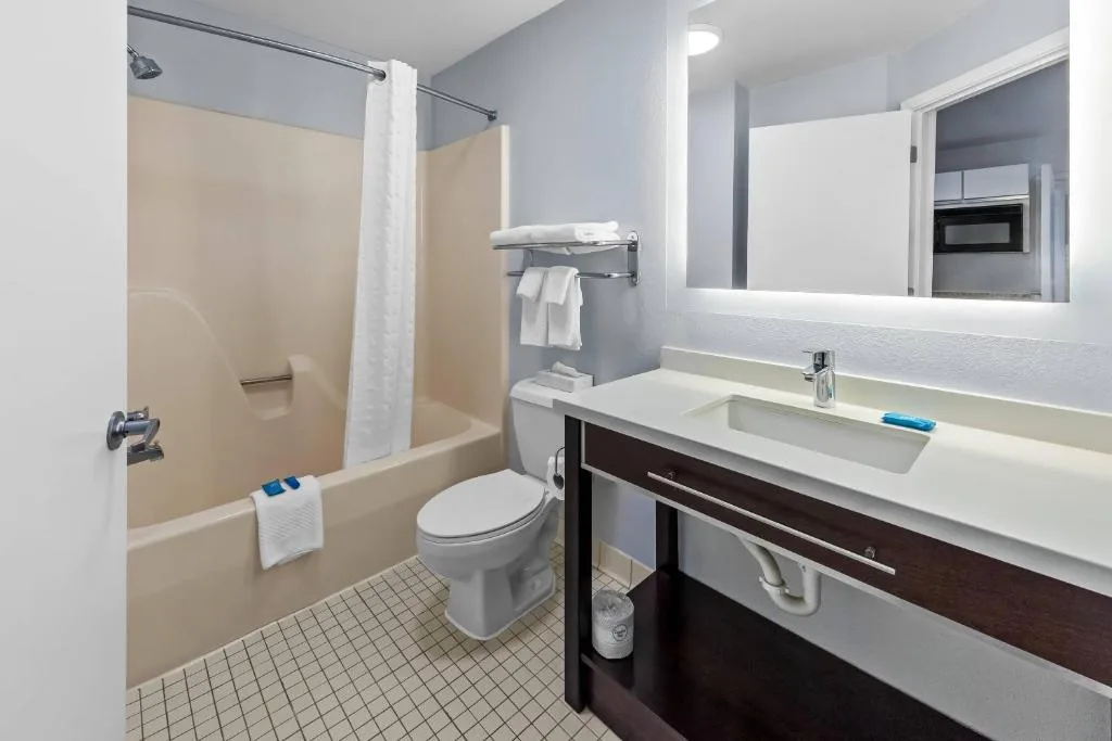MainStay Suites Cincinnati Blue Ash — 3