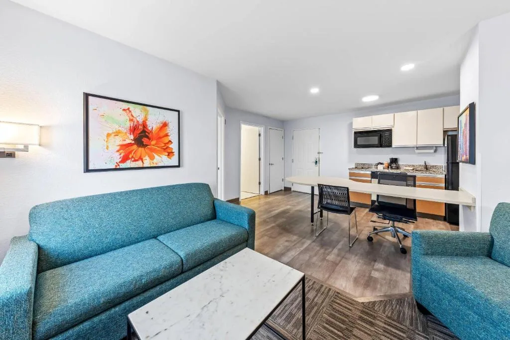 MainStay Suites Cincinnati Blue Ash — 4