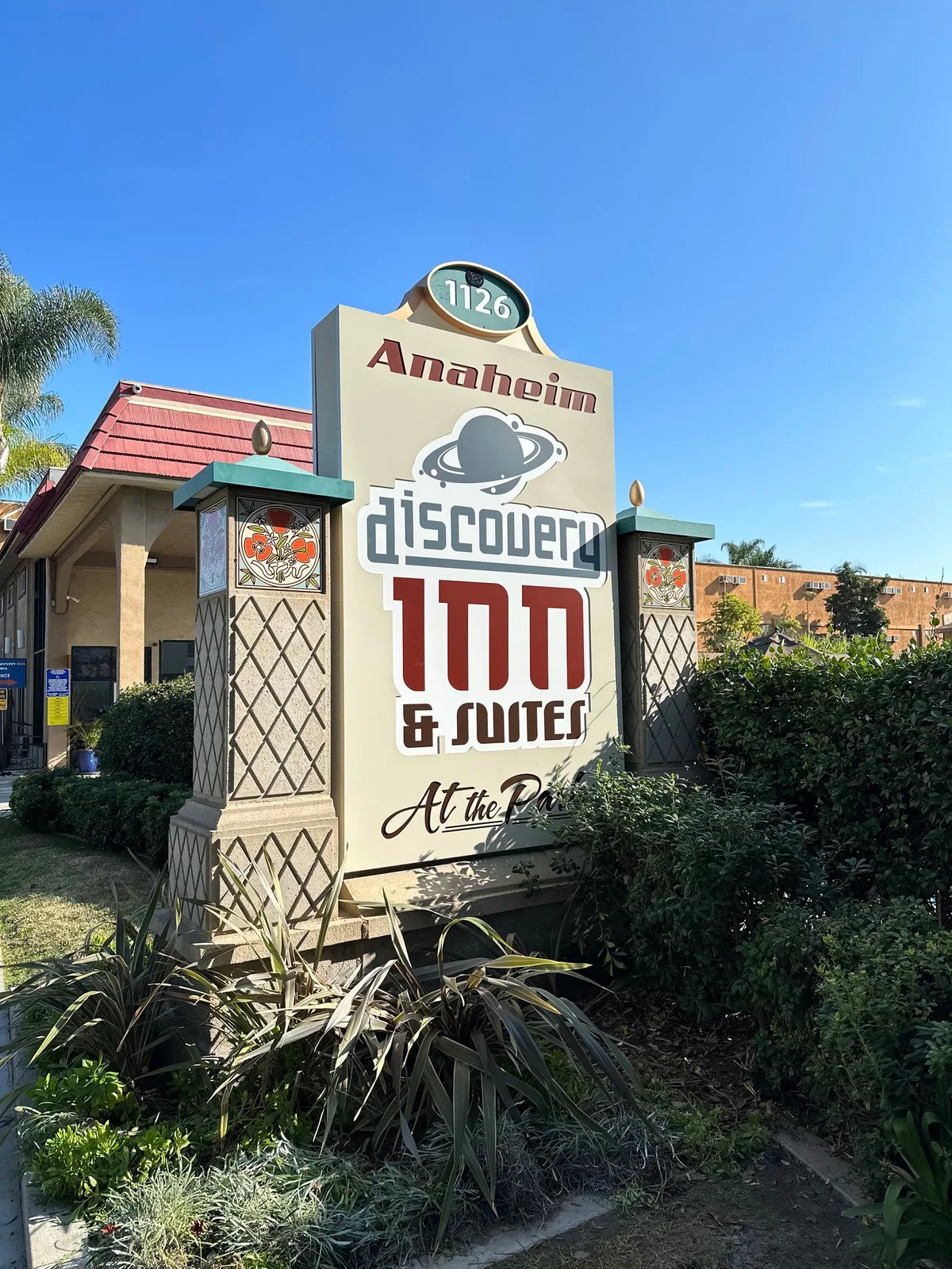 Anaheim Discovery Inn & Suites At The Park — 5