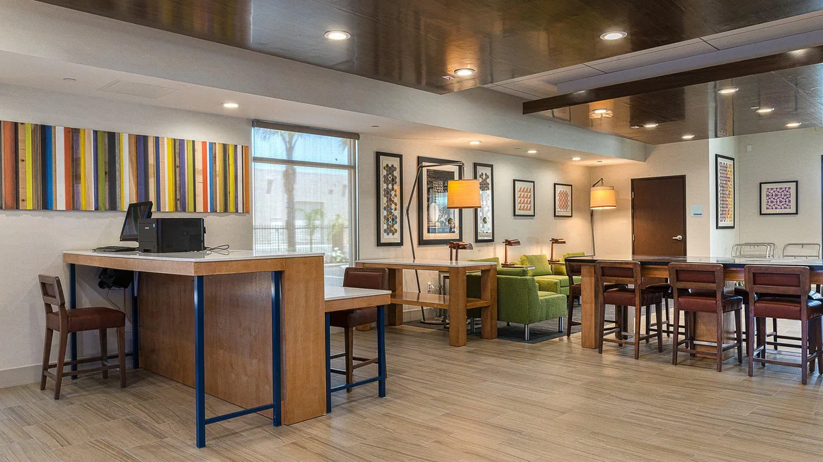 Holiday Inn Express Fullerton - Anaheim by IHG — 4