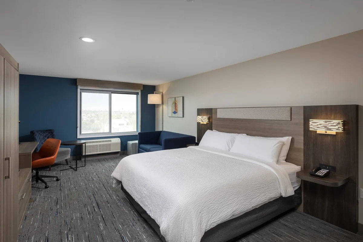 Holiday Inn Express & Suites Hawaiian Gardens by IHG — 4