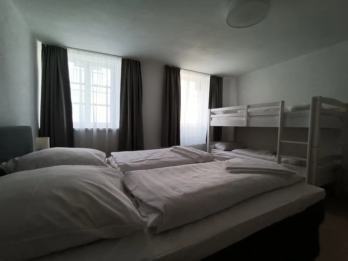 Hotel - PLATIA — 2
