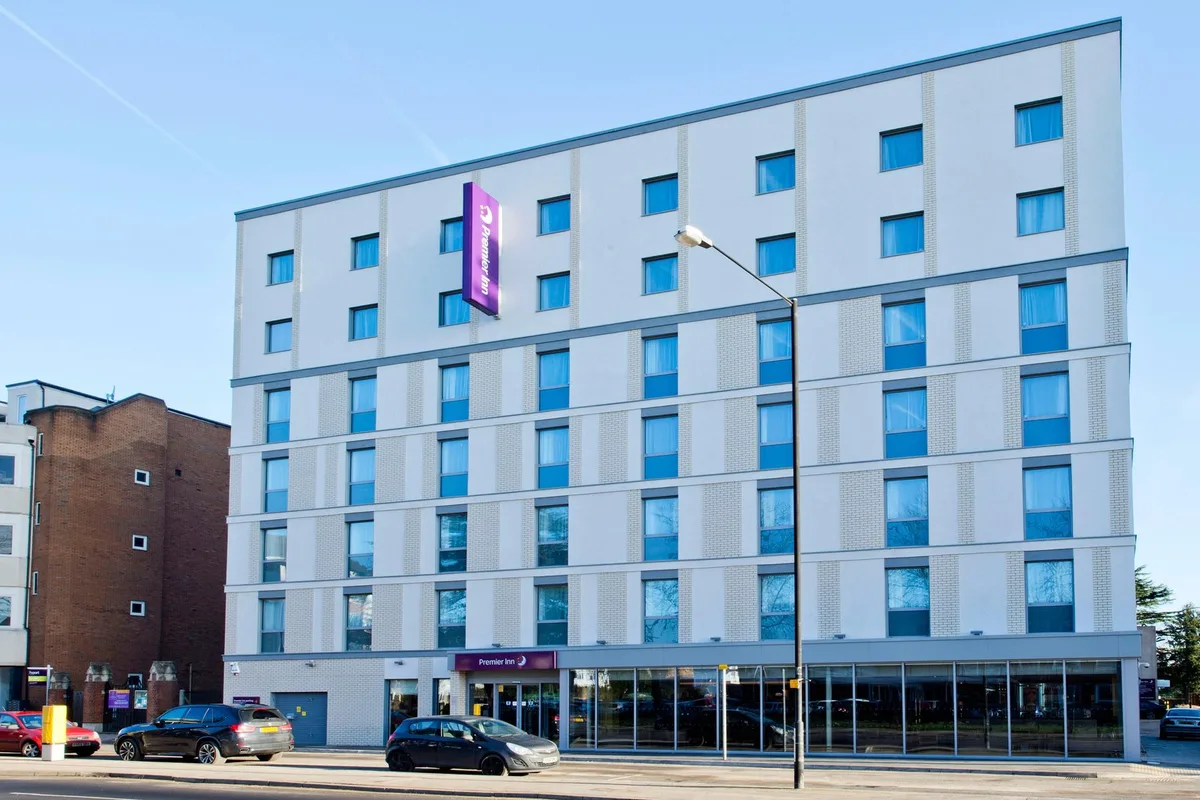Premier Inn Slough Central South (Windsor Road) hotel — 5