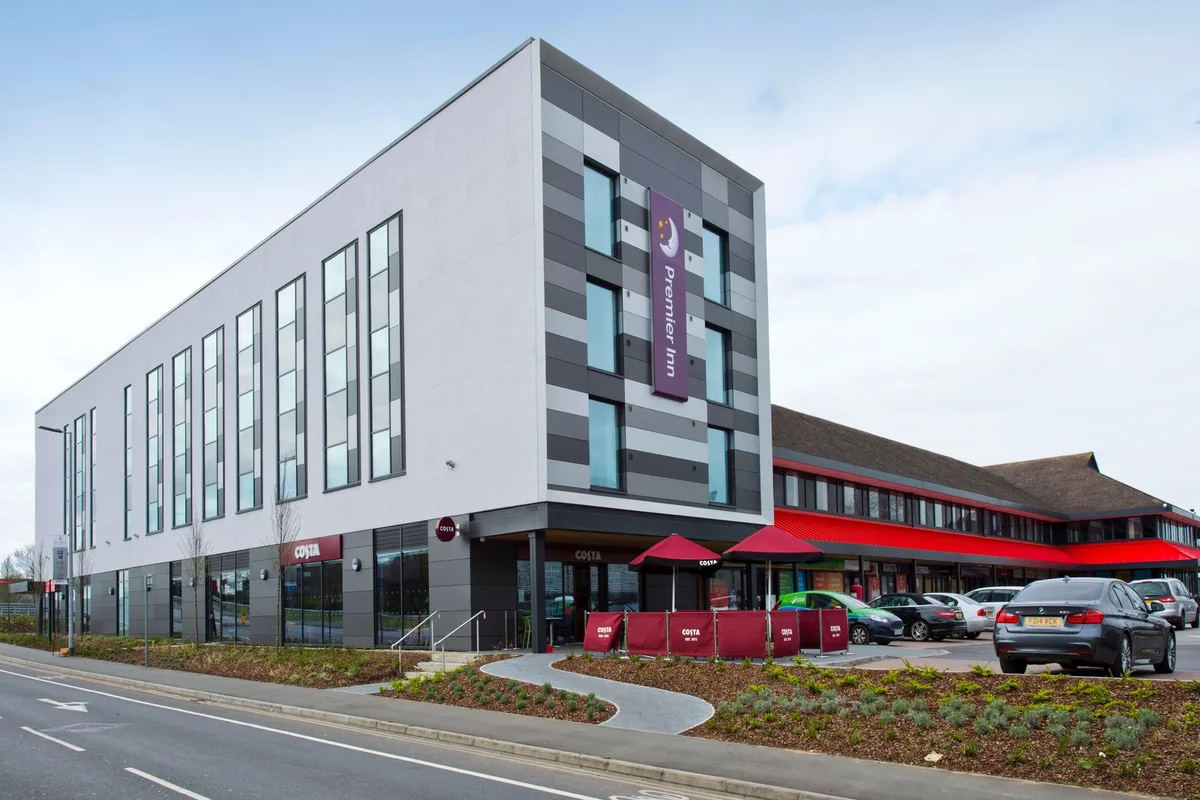 Premier Inn Slough West (Slough Trading Estate) hotel — 4