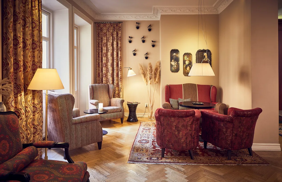 Hotel Royal — 2