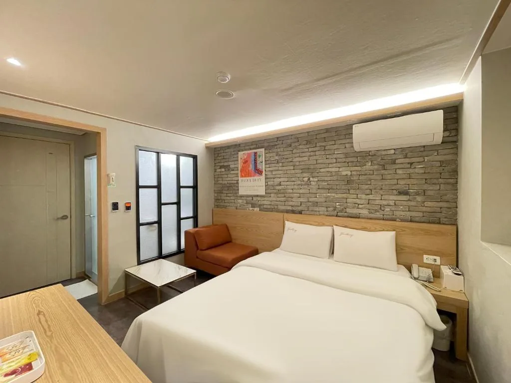 Gallery Motel — 5