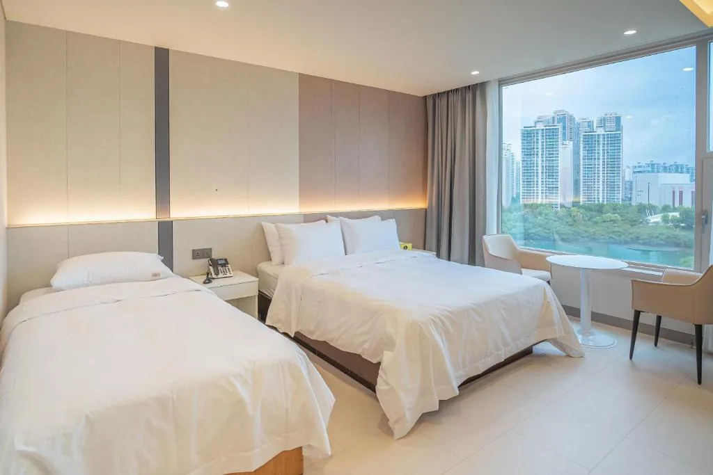 Lake Tourist Hotel — 2