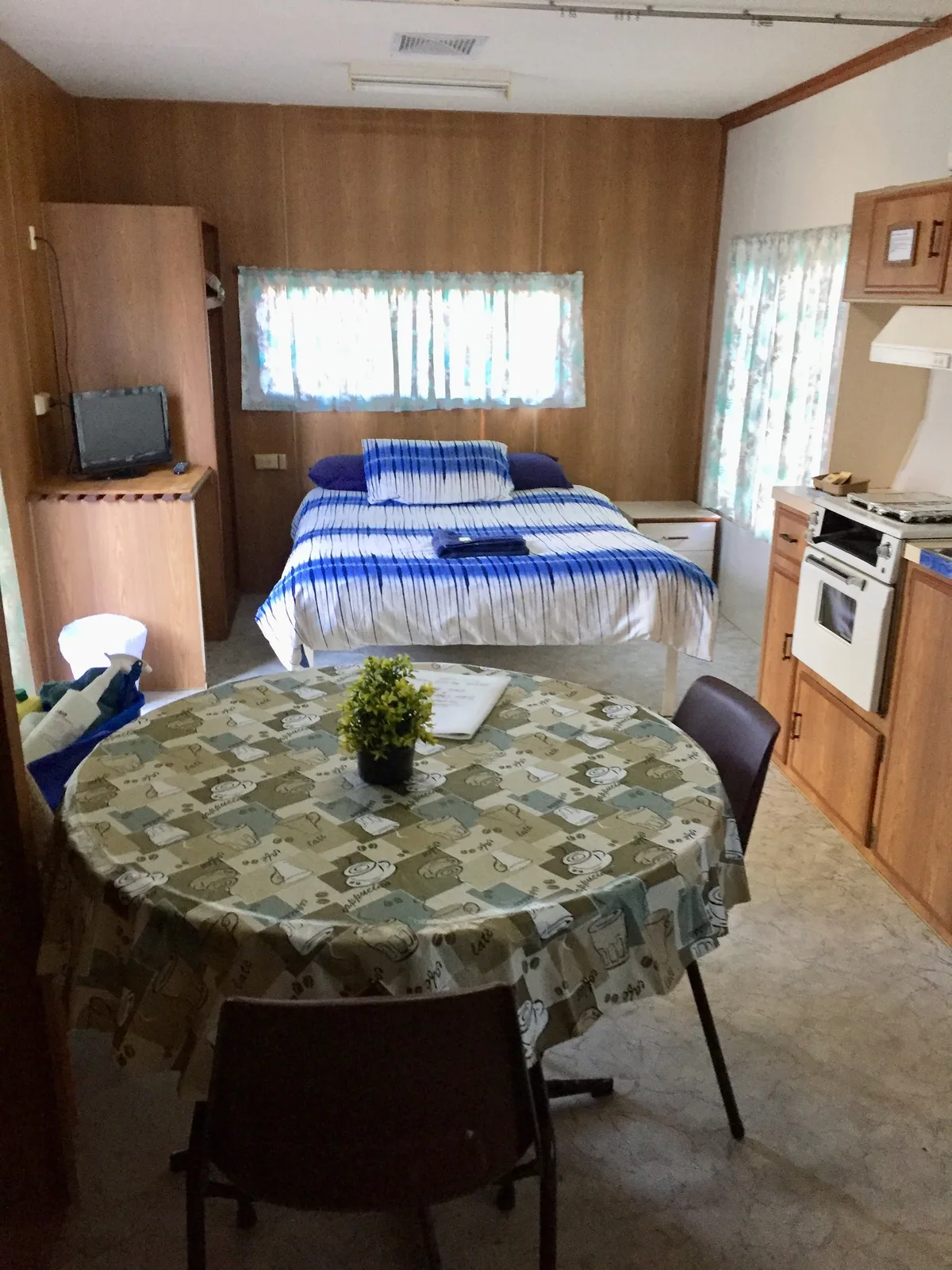 Deni Car-O-Tel & Caravan Park — 3