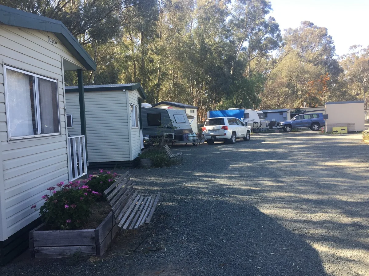 Deni Car-O-Tel & Caravan Park — 4