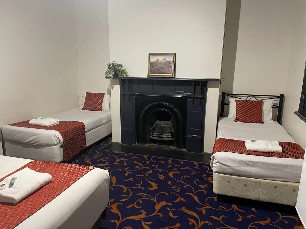 Riverina Hotel — 4