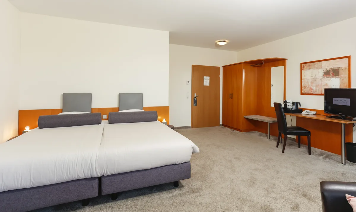 Hotel am Rhein — 2
