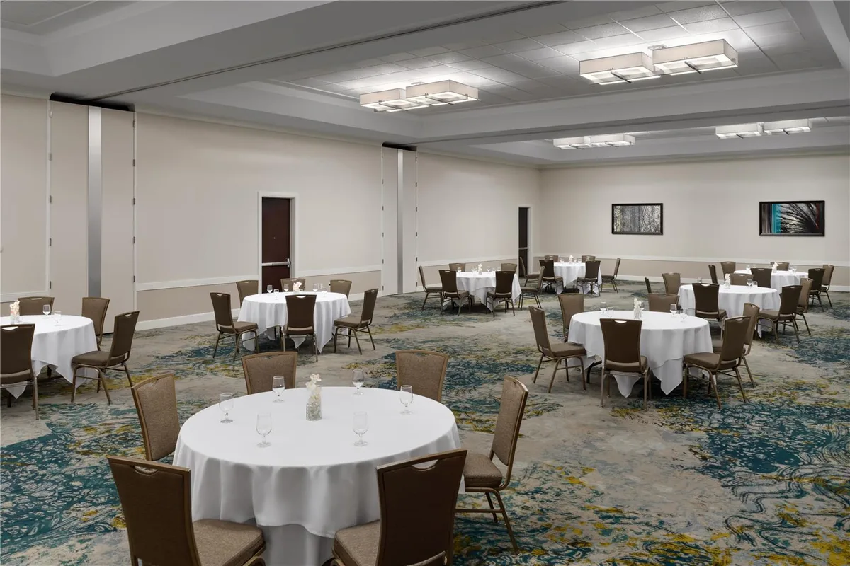 Embassy Suites by Hilton Orlando Lake Buena Vista Resort — 5
