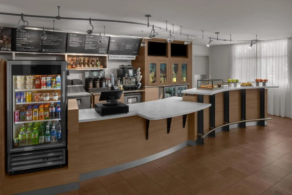 Courtyard by Marriott Santa Clarita Valencia — 5
