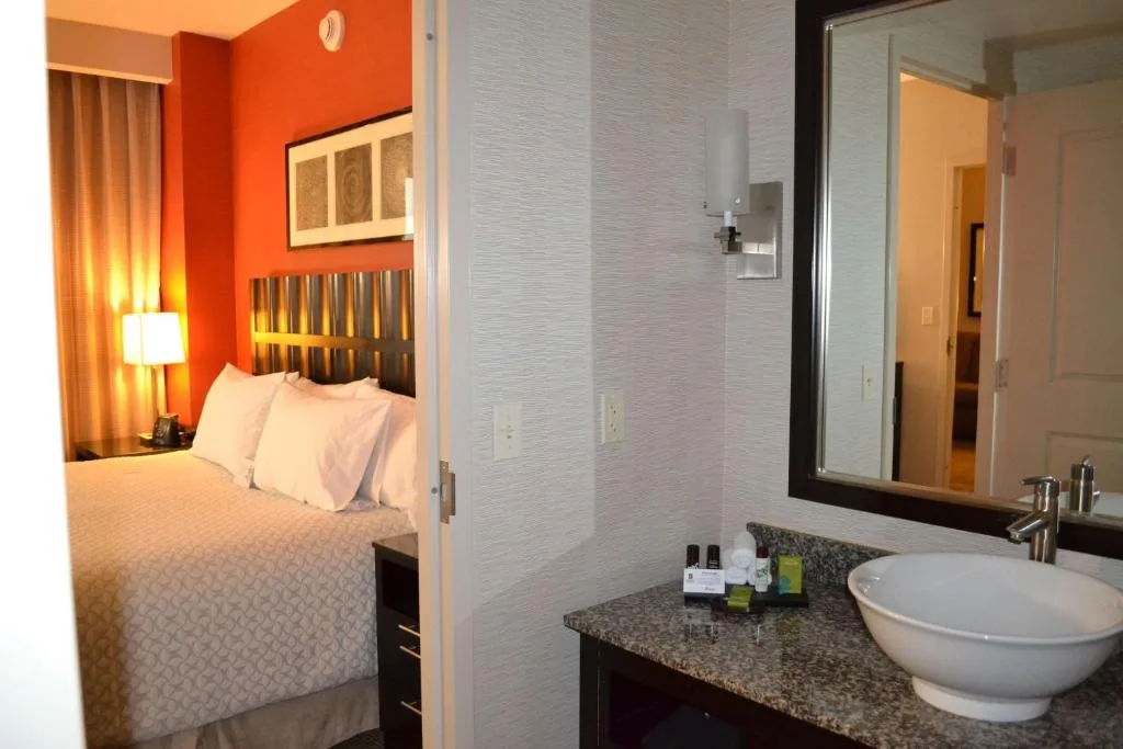 Embassy Suites Palmdale — 3