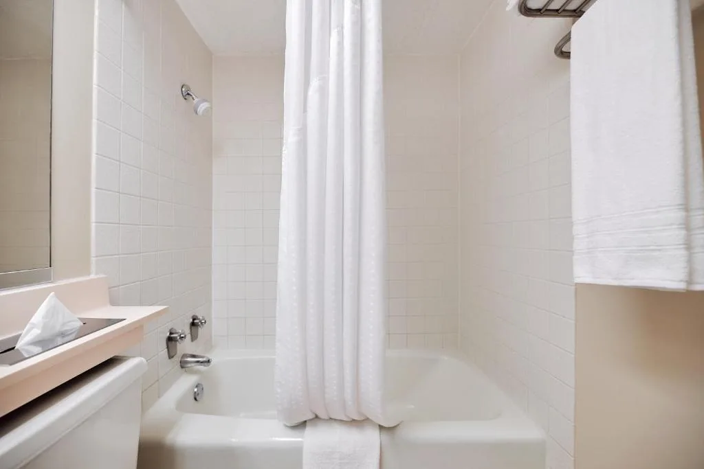Glendale Express Hotel Los Angeles — 3