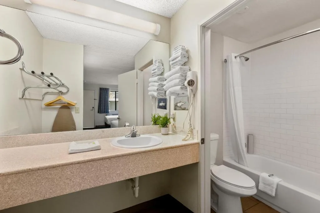 Good Nite Inn Calabasas — 3