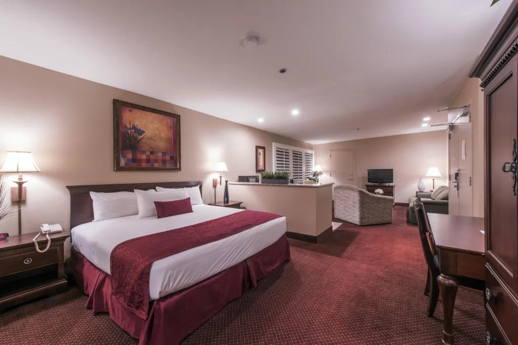 Grand Vista Hotel — 5