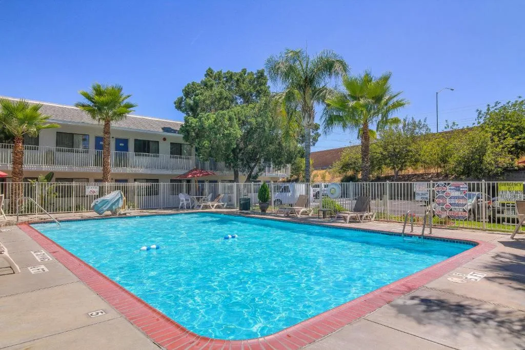 Vagabond Inn Sylmar — 4
