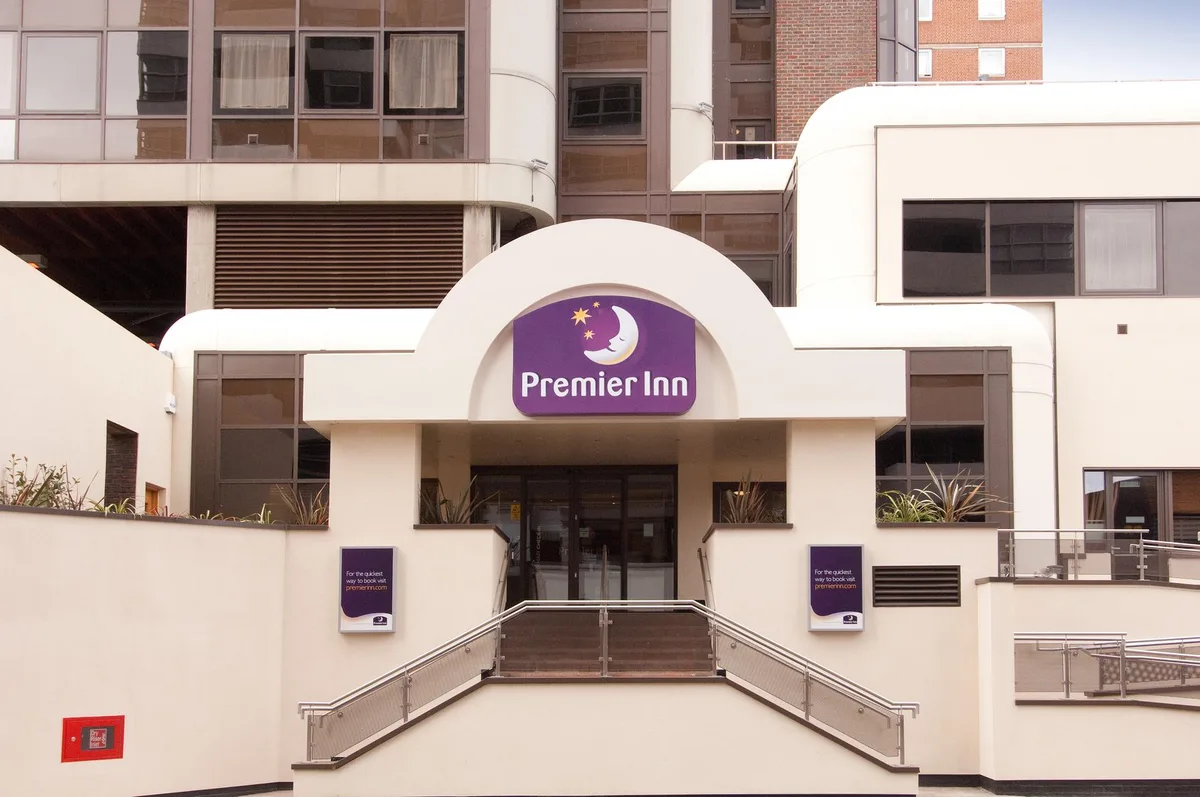 Premier Inn Sunbury (Kempton Park) hotel — 2