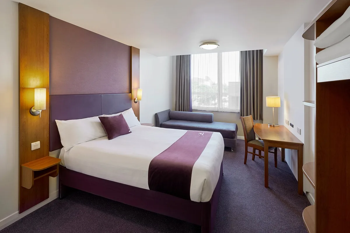 Premier Inn Sunbury (Kempton Park) hotel — 4