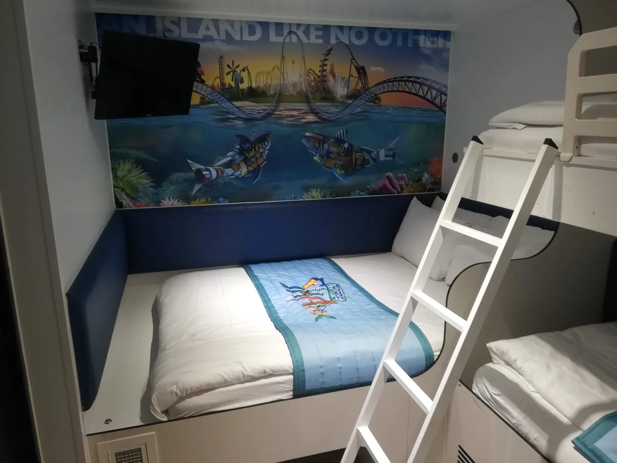 Thorpe Shark Cabins — 3