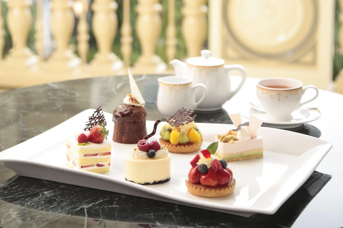 Tokyo Disneyland Hotel — 3