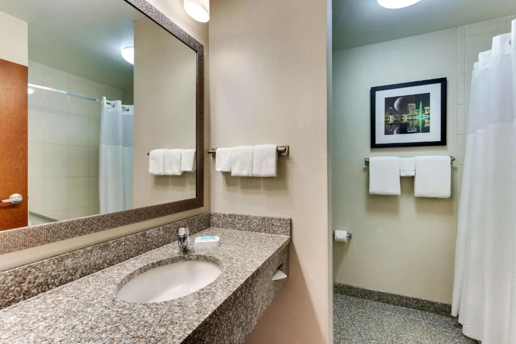 Drury Inn & Suites Orlando near Universal Orlando Resort — 3